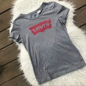 Levi’s t shirt